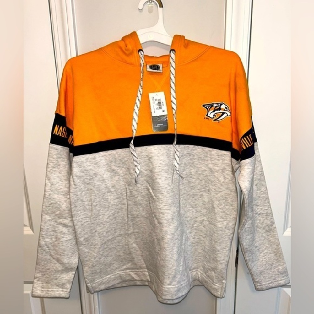 NWT Nashville Predators hoodie‎ - sz Medium